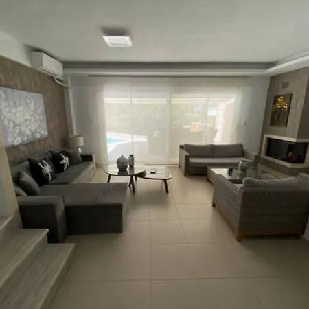 Villa With Private Pool *